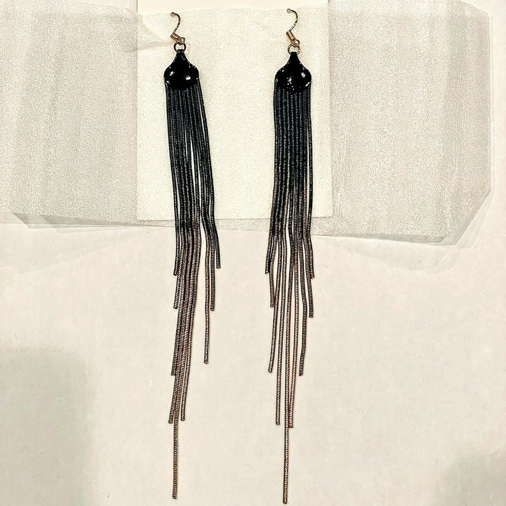 H&M Black Gold Dropped Tussle Metal Chains Earrings New in Original backage